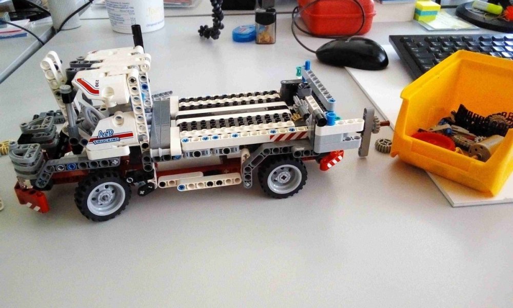 lego_truck_3_resized.jpg